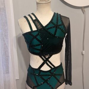 AM Customized AA dancewear Green and Black Dance Costume